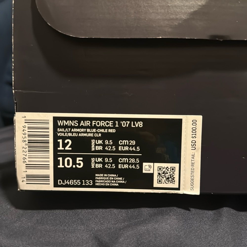 Nike Air Force 1 07’ LV8
